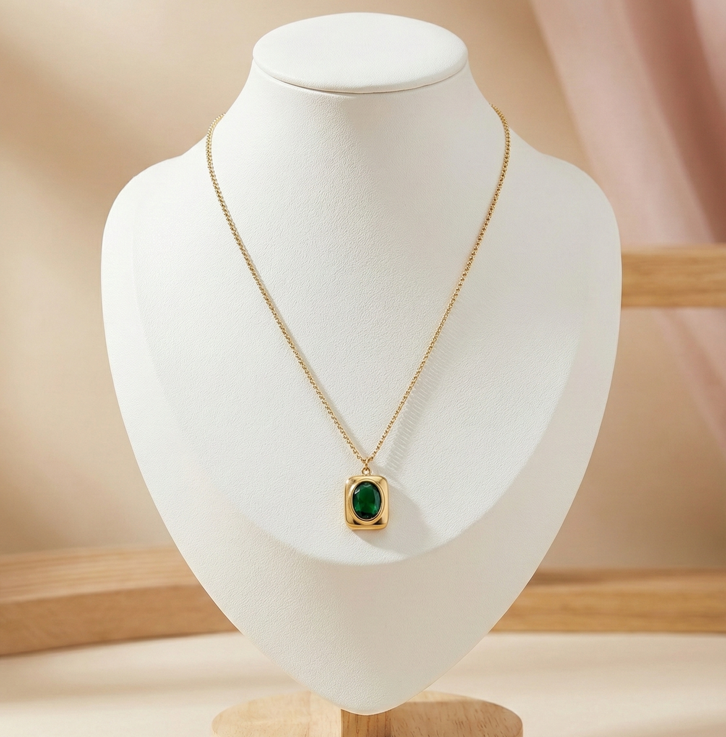 Emerald Aura Pendant Necklace